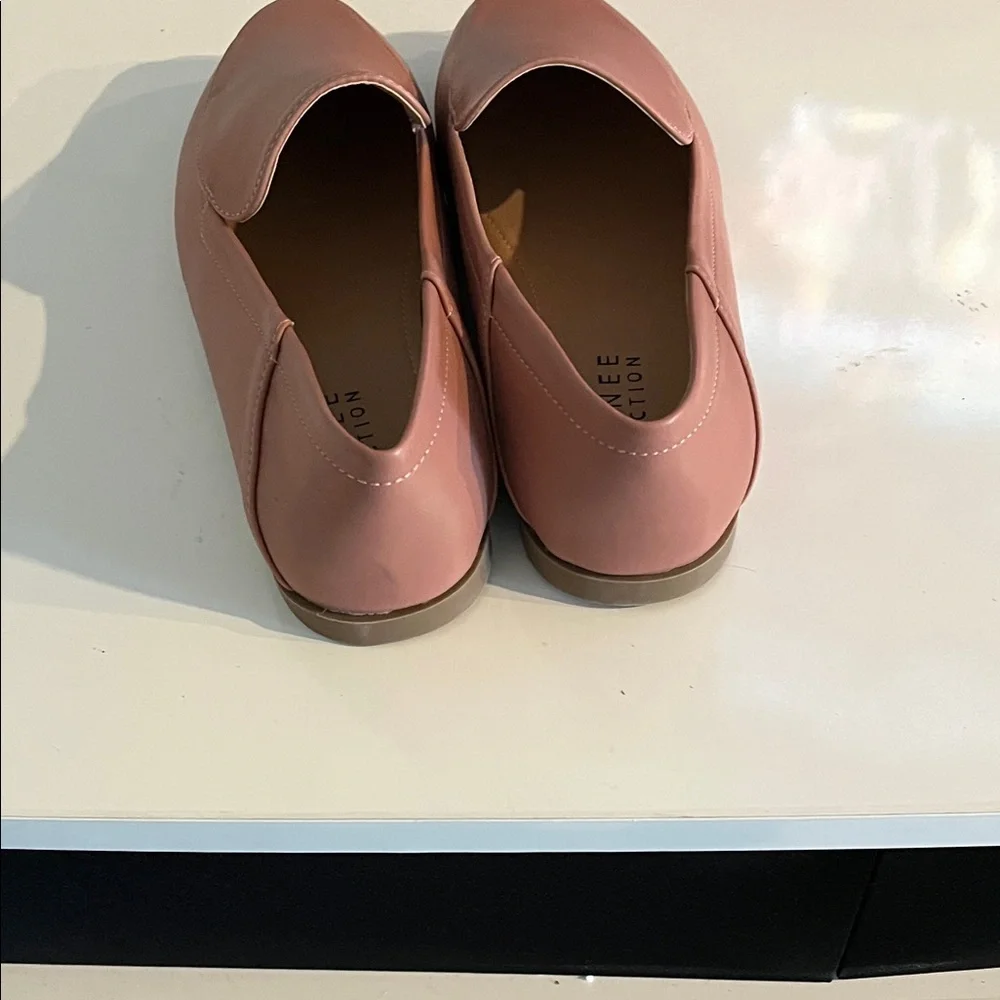 Journee Collection Women's‎ Wide With true comfort, foam slip on Flats Size W 9
